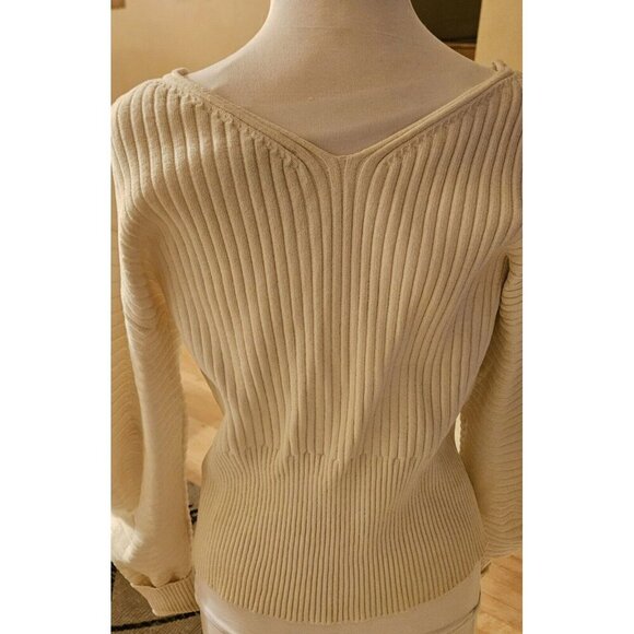 Express Ivory Balloon Sleeve V Neck Pull Over Knit Sweater Sz M Flattering Fit - Picture 4 of 4
